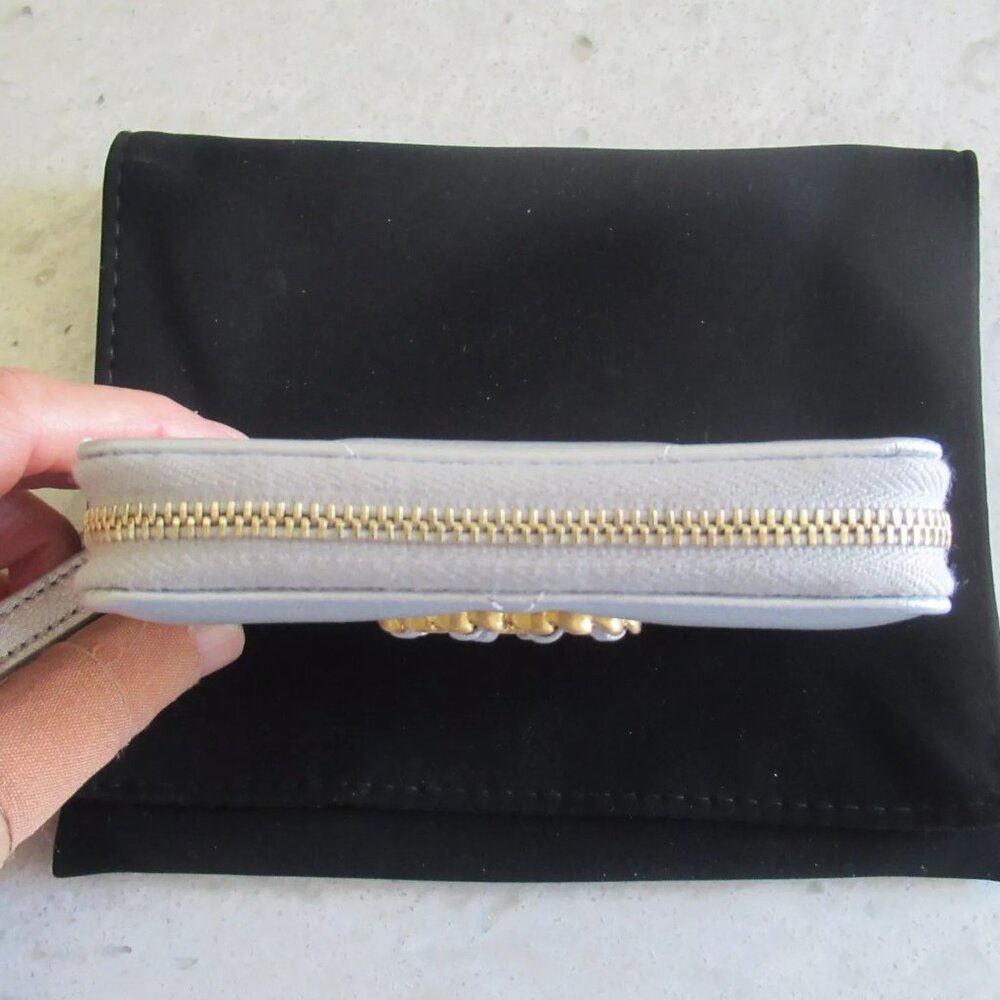 AUTHENTIC NEW Chanel Silver Goat Skin Gold Zip Card Holder O-Coin Wallet Purse - Picture 10 of 16